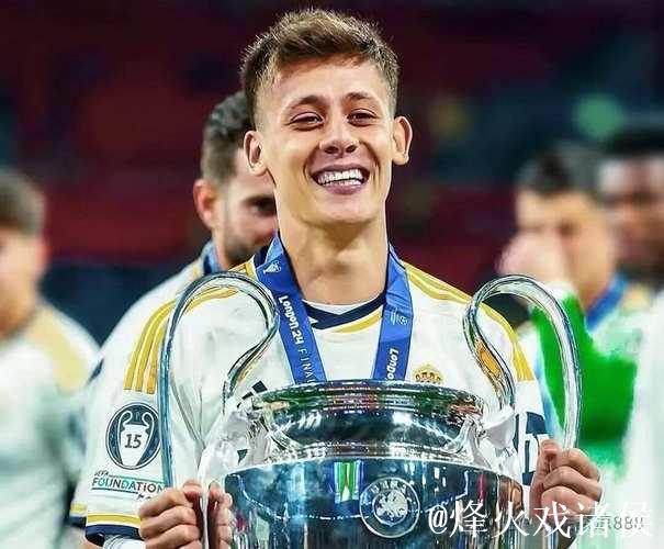 皇马19岁小将首秀惊艳!临危受命,攻防亮眼 皇马19岁小将首秀惊艳!临危受命,攻防亮眼