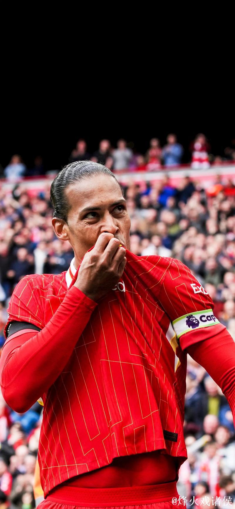 本季英超尝试20+次空中对抗球员中范戴克成功率最高，达80%